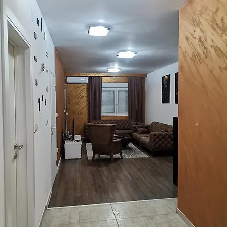 T Lux شقة كراغوييفاك