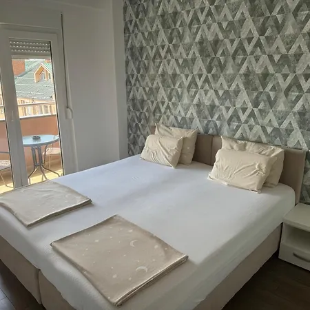 T Lux Appartamento Kragujevac